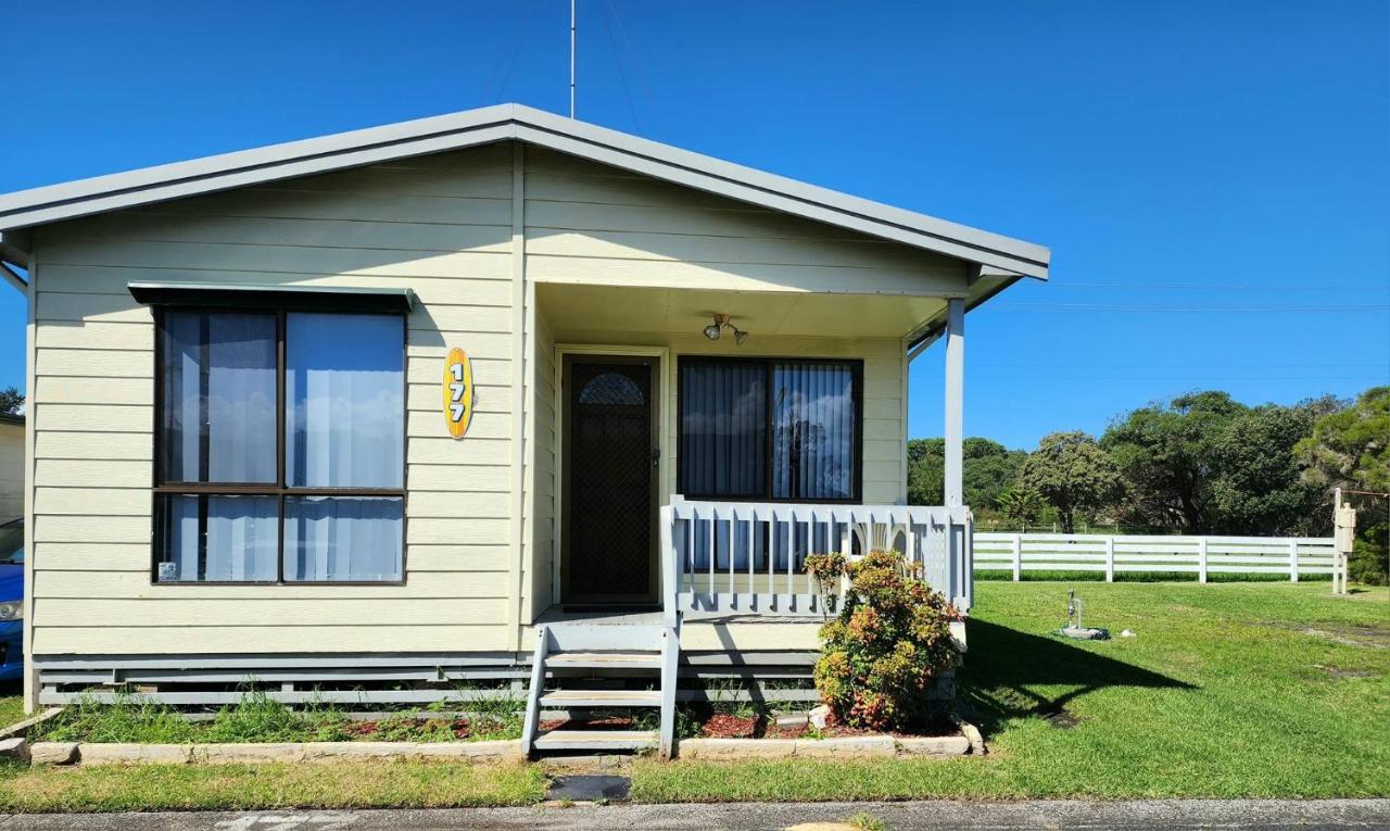 Surfrider Caravan Park Hotel Shellharbour Luaran gambar